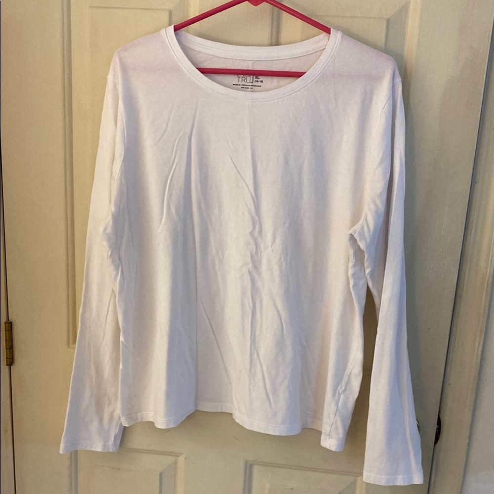 Time and Tru White Long Sleeve Top